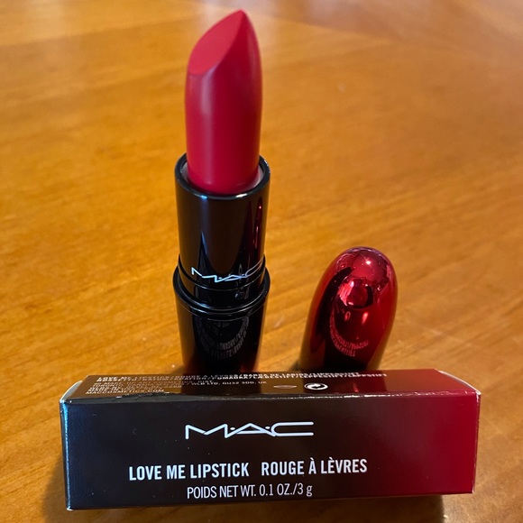 MAC Love Me Lipstick Give Me Fever - Picture 3 of 16